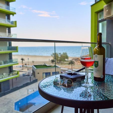 Ambient Holiday Apartment Beach Resort Navodari Bagian luar foto