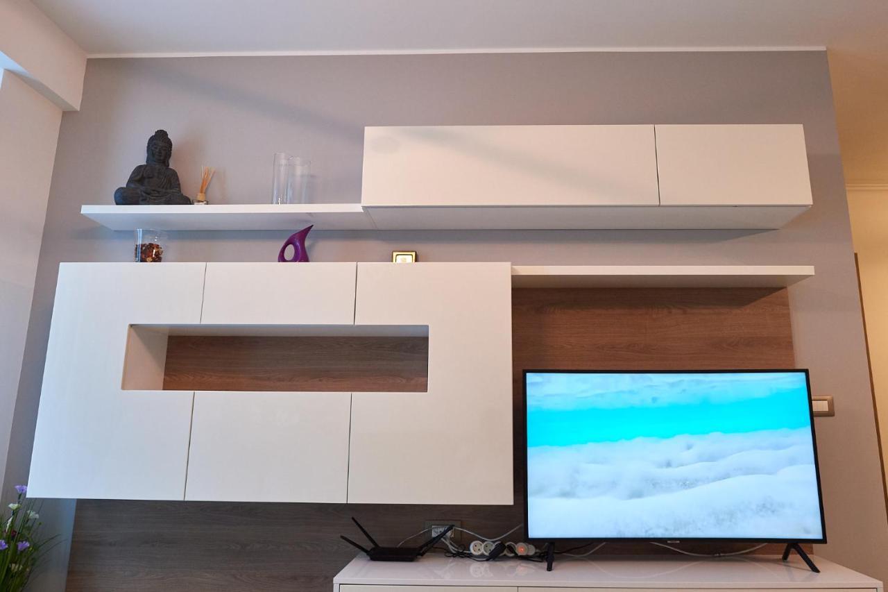 Ambient Holiday Apartment Beach Resort Navodari Bagian luar foto