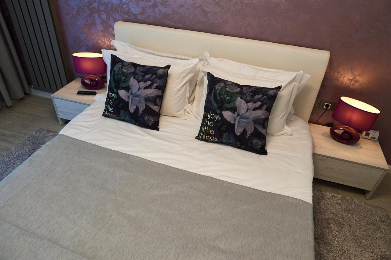 Ambient Holiday Apartment Beach Resort Navodari Bagian luar foto