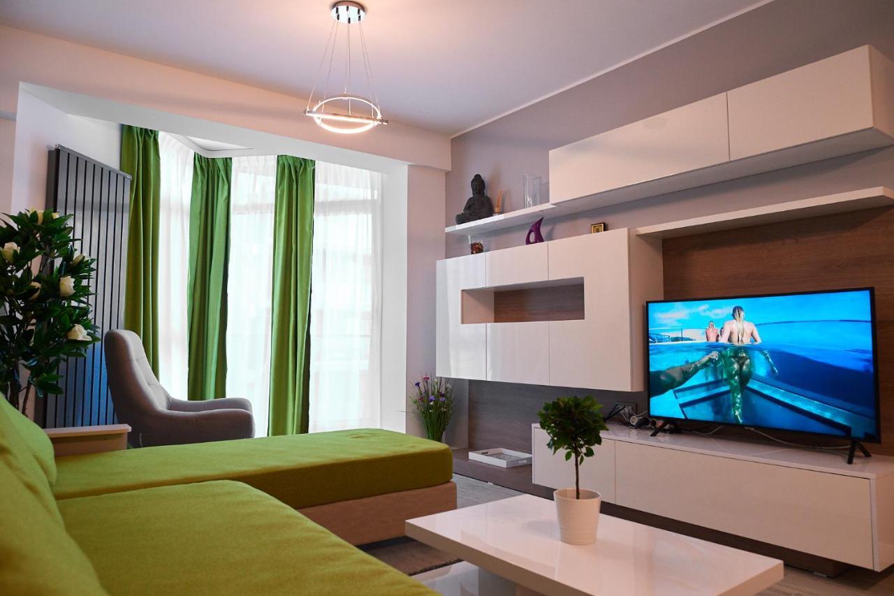 Ambient Holiday Apartment Beach Resort Navodari Bagian luar foto